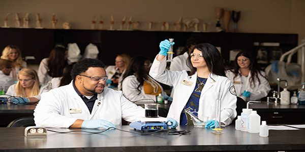 تحصیل داروسازی در ایتالیا