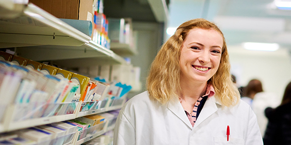 تحصیل داروسازی در مجارستان